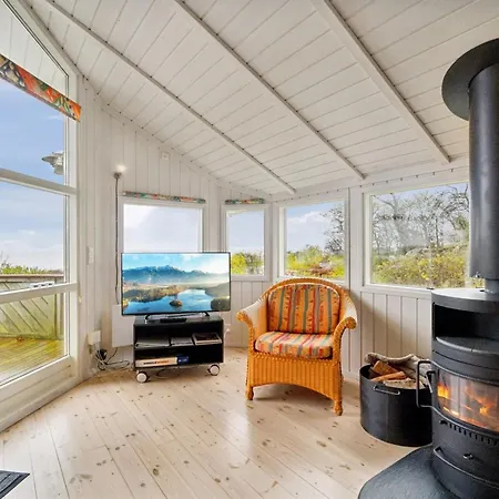 Henric - 75m From The Sea By Interhome *